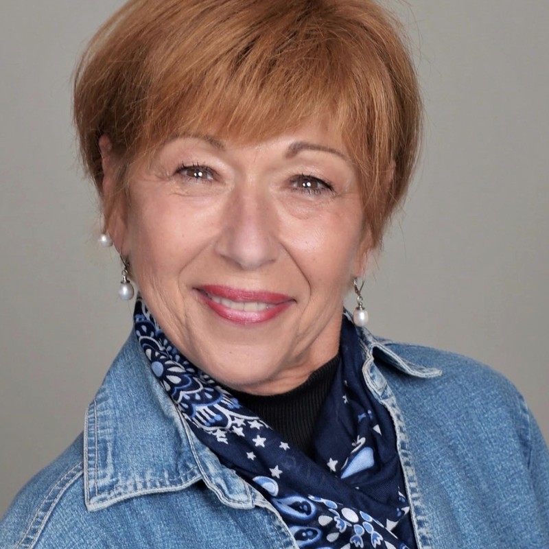 Paula Lopes, REALTOR and Listing Specialist at Realty Quarters